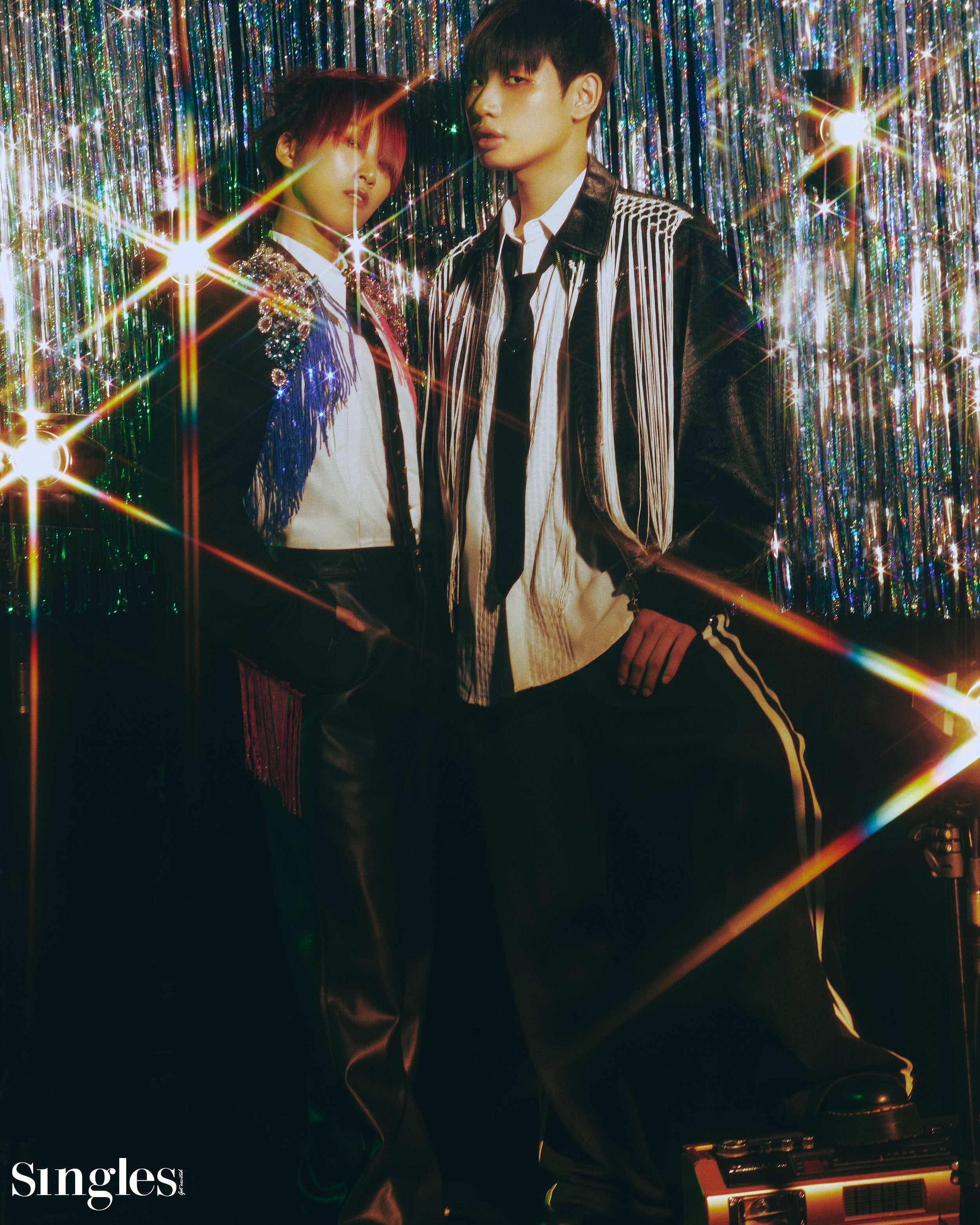 셀럽, 셀럽 화보, 싱글즈 재쓰비 화보, 재쓰비, 재재, 승헌쓰, 가비, 문명특급, 딘트, 젤로, 비비안 웨스트우드, 벨앤누보, 더 그레이티스트, 언티지, 프라다, 랑거